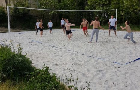 Tersac-internat-college-lycee-specialise-sports-d_autres-plus-sportifs-ont-choisi-le-beach-volley-e1557995980827-768x1024